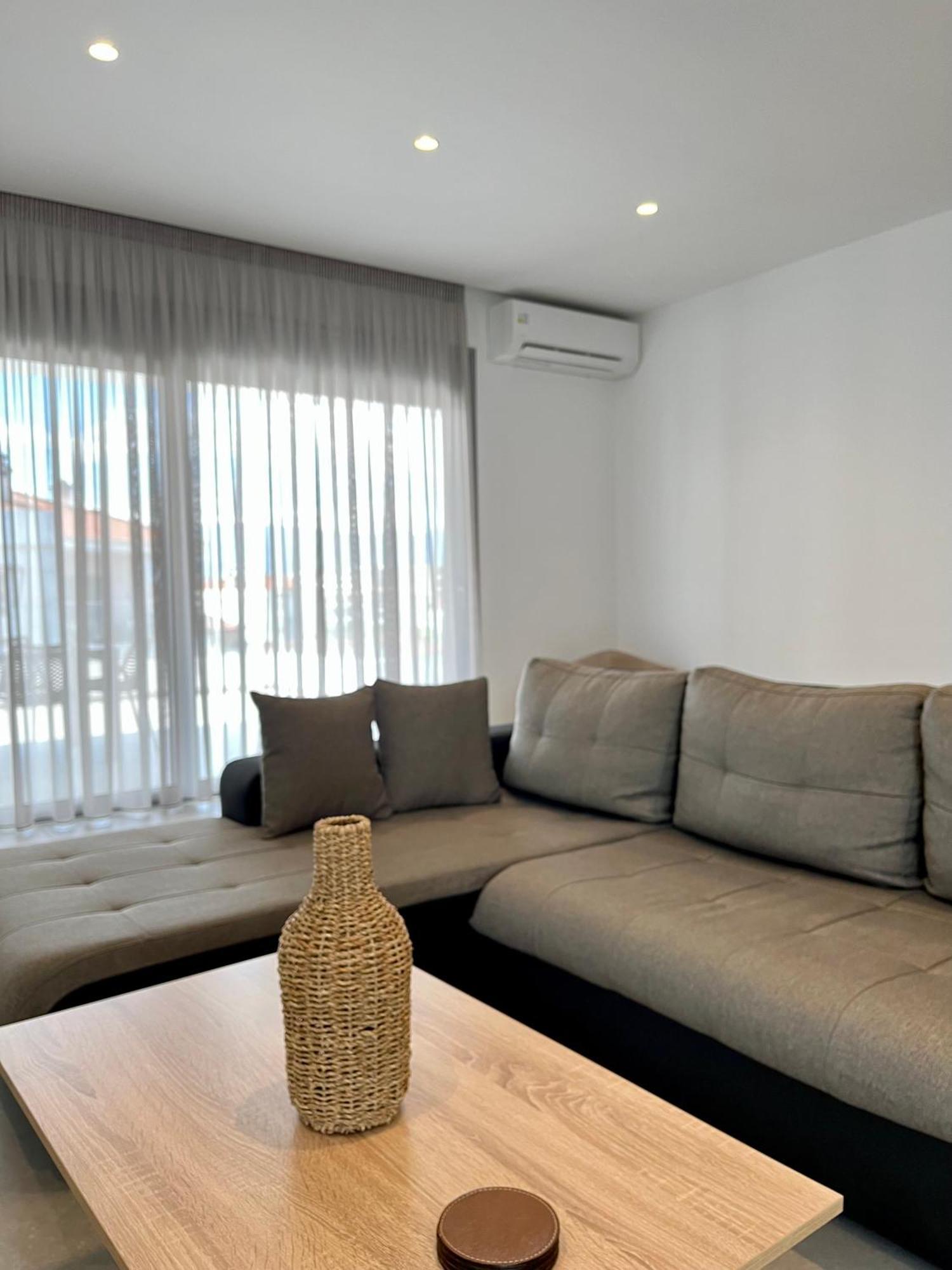 White Luxury Apartment Tríkala Buitenkant foto